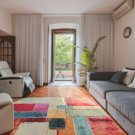 La Casa Degli Sposi Con Garage Apartment
